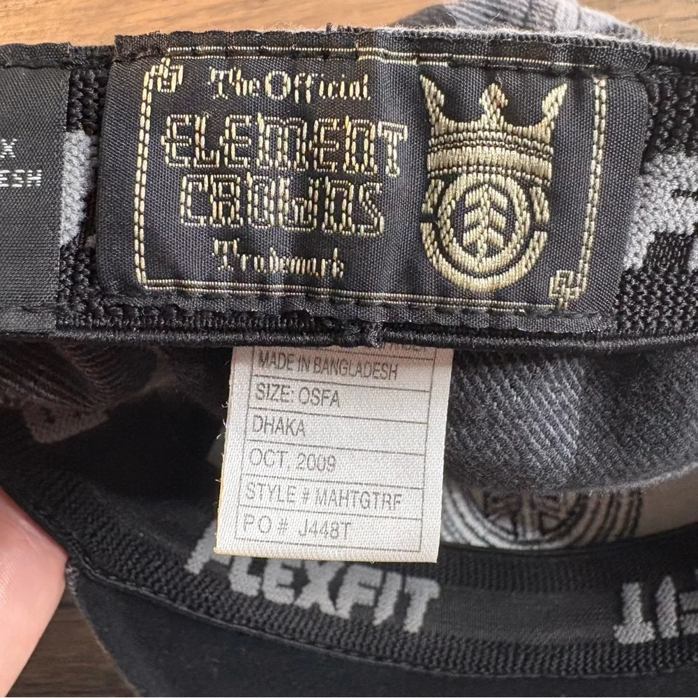Element Skateboard Hat Men's Flexfit Plaid Gray Black Skateboard Cap OSFA Crowns
